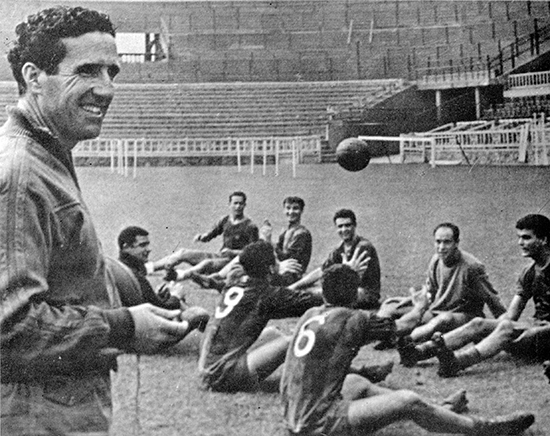 Legendariske Helenio Herrera var arkitekten bak Internazionale-laget som vant Europacupen i 1964 og 1965. Argentineren var sin tids José Mourinho, og var kjent for sin jerndisiplin, karisma og vilje til å gjøre hva som helst for å vinne.
