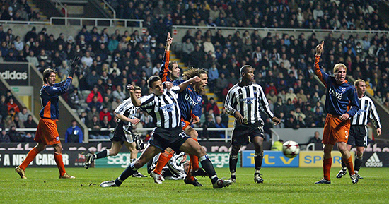 Heerenveen røk ut mot Alan Shearer og Newcastle i europacupen, men Daniel Berg Hestad spilte to gode kamper mot det engelske laget i 2005.